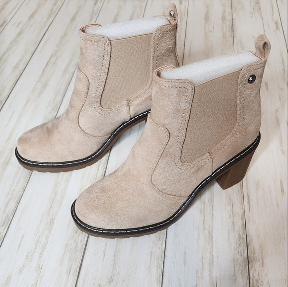 NIB Corkys Tan Booties - Picture 1 of 9